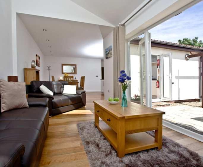 Lovely 2 Bedroom Holiday Chalet Near Sidmouth Exteriör bild