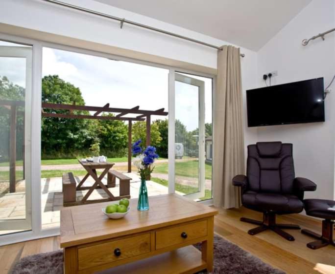 Lovely 2 Bedroom Holiday Chalet Near Sidmouth Exteriör bild